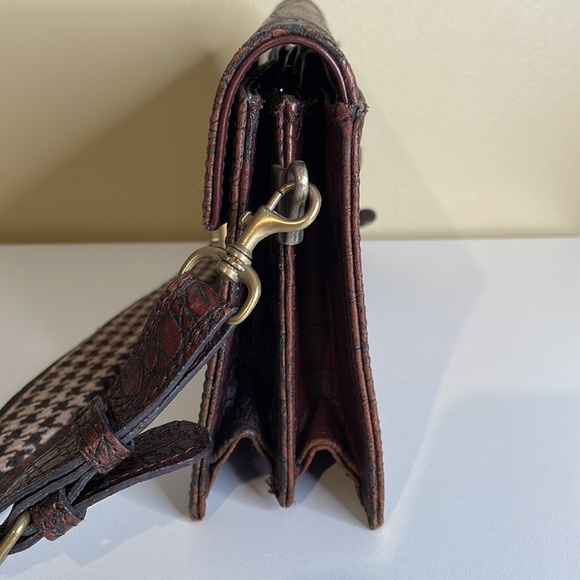 Croc Embossed Leather Shoulder Bag - Picture 4 of 16